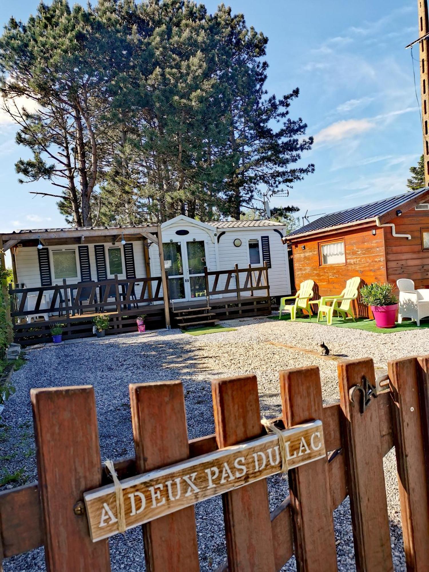 Отель A Deux Pas Du Lac Ardres Экстерьер фото